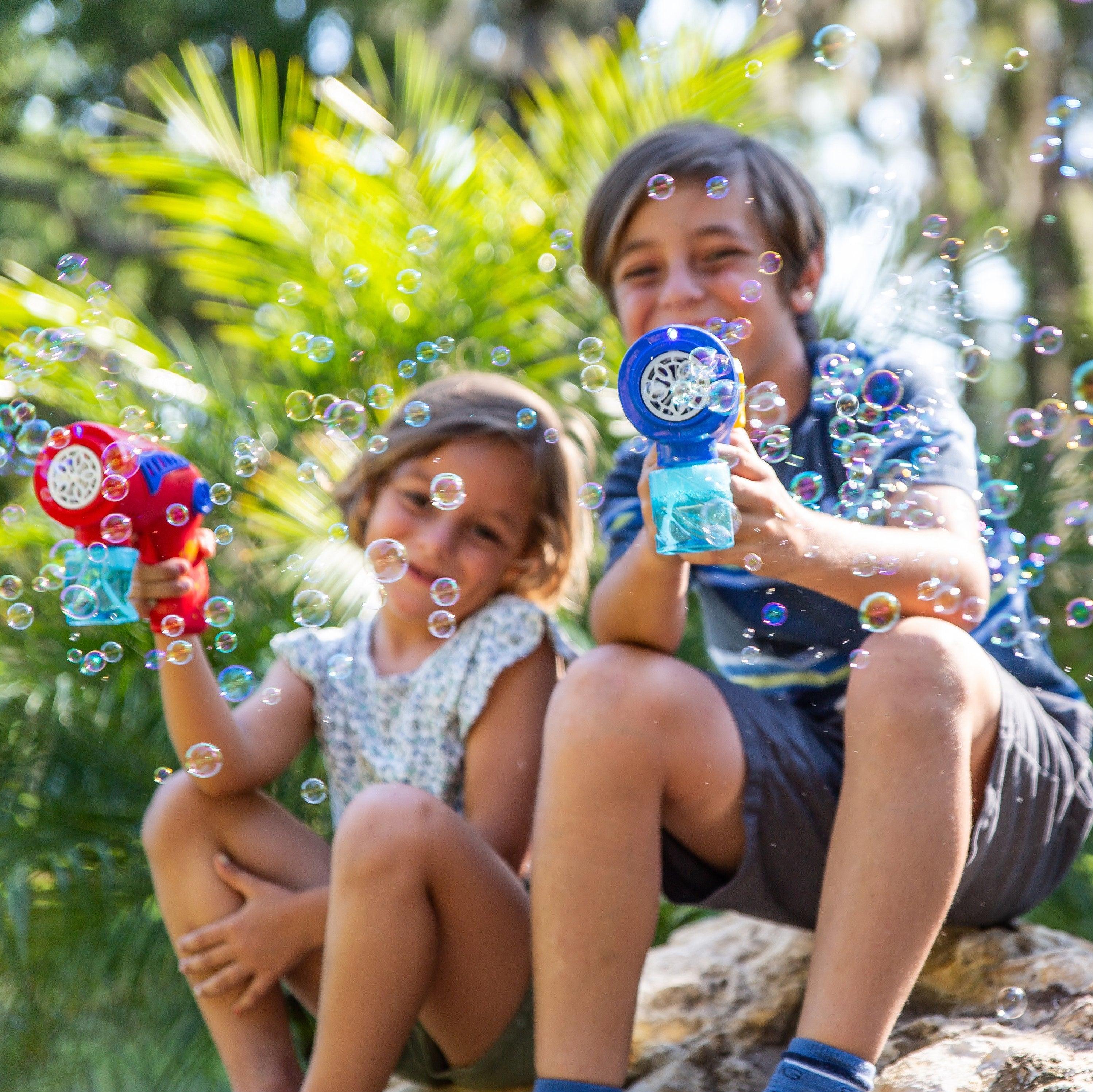 USA Toyz 2-Pack Bubble Guns for Kids with Nontoxic Bubble Solution (Blue and Red) - USA Toyz